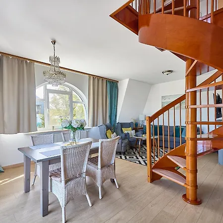 - Trzy Korony Z Widokiem Na Morze Plaza Promenada Swinoujscie