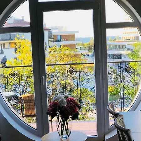 - Trzy Korony Z Widokiem Na Morze Plaza Promenada *