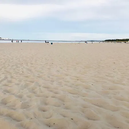 - Trzy Korony Z Widokiem Na Morze Plaza Promenada 슈비노우이스쳬