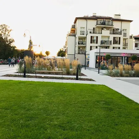 - Trzy Korony Z Widokiem Na Morze Plaza Promenada 아파트