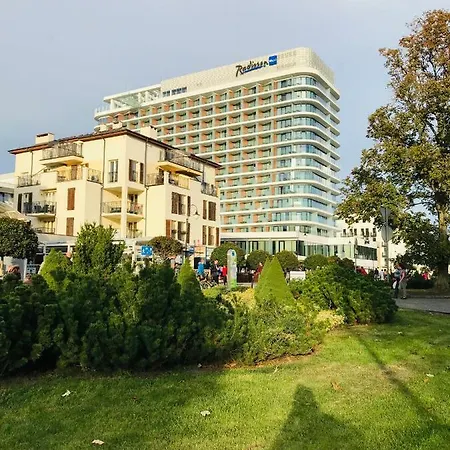 아파트 - Trzy Korony Z Widokiem Na Morze Plaza Promenada 슈비노우이스쳬