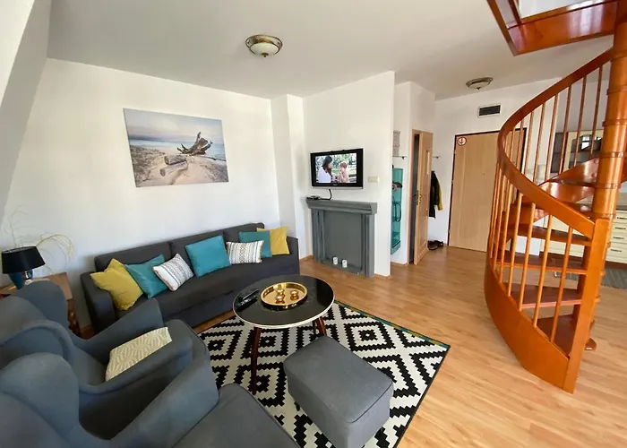 - Trzy Korony Z Widokiem Na Morze Plaza Promenada * 斯维诺乌伊希切