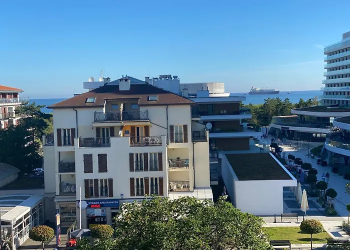 - Trzy Korony Z Widokiem Na Morze Plaza Promenada 斯维诺乌伊希切