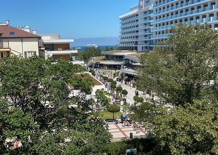 - Trzy Korony Z Widokiem Na Morze Plaza Promenada 斯维诺乌伊希切