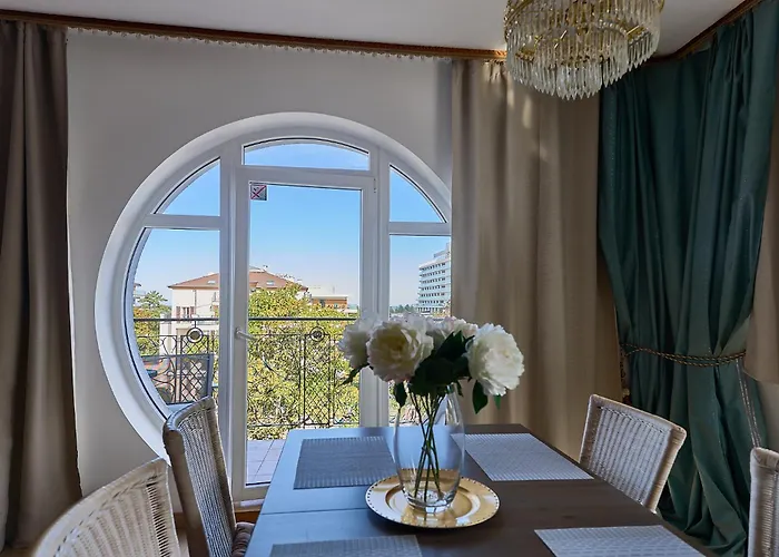 - Trzy Korony Z Widokiem Na Morze Plaza Promenada 公寓 斯维诺乌伊希切