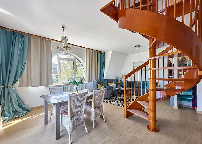 - Trzy Korony Z Widokiem Na Morze Plaza Promenada 斯维诺乌伊希切